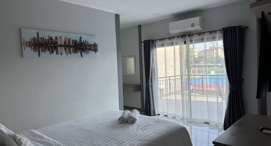 For rent 4 bedrooms villa in Bang Lamung, Chonburi
