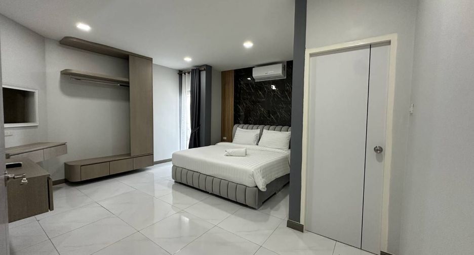 For rent 4 bedrooms villa in Bang Lamung, Chonburi