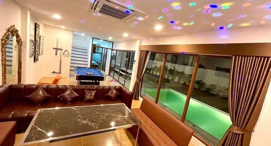 For sale 6 ベッドルーム villa in Bang Lamung, Chonburi