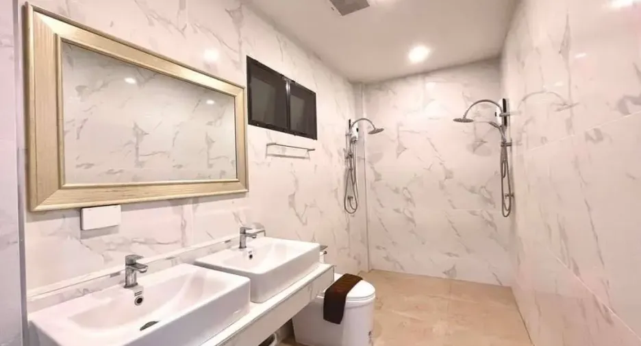 For sale 6 bedrooms villa in Bang Lamung, Chonburi