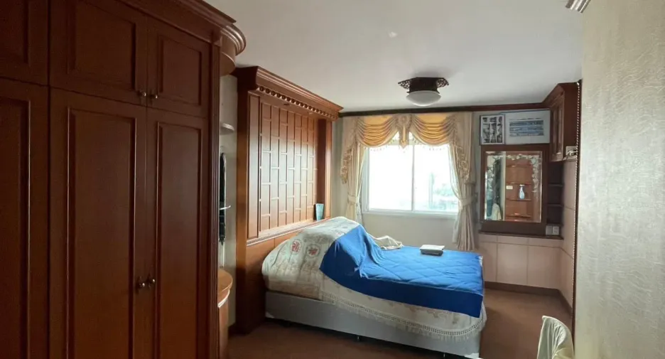 For sale 3 bedrooms townhouse in Yan Nawa, Bangkok