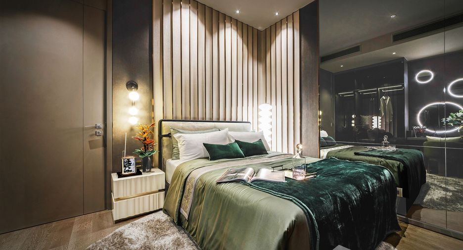 For sale 3 bedrooms condo in Khlong Toei, Bangkok