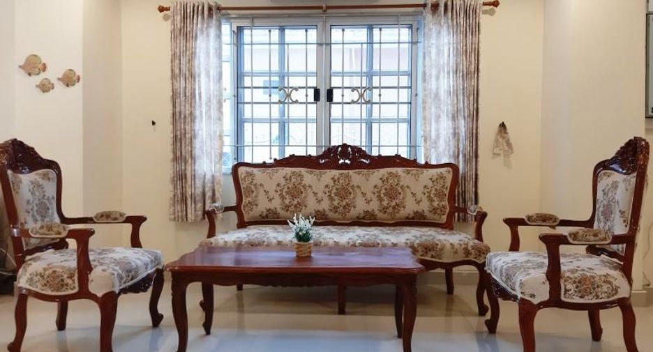 Haus zur Miete mit 5 Zimmer in Bang Lamung, Chonburi