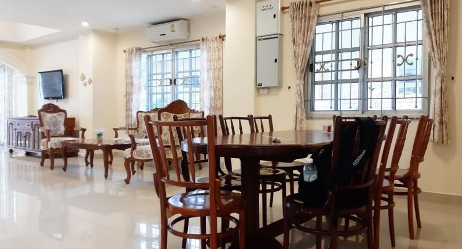 Haus zur Miete mit 5 Zimmer in Bang Lamung, Chonburi
