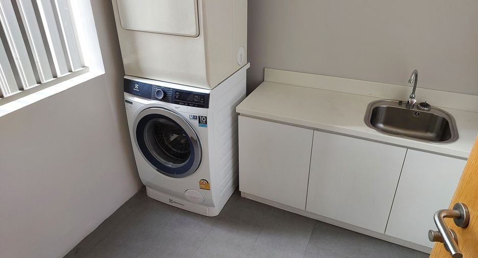 For sale and for rent 2 bedrooms condo in Khlong Toei, Bangkok