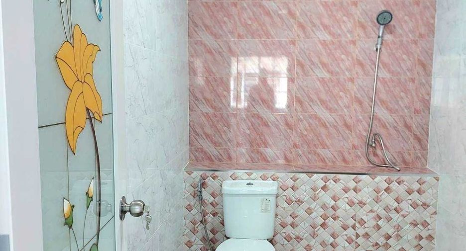 Casa adosada en venta de 2 habitaciones en Khlong Sam Wa, Bangkok