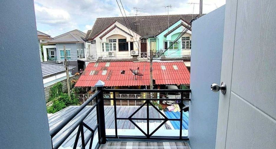 For sale 2 bedrooms townhouse in Khlong Sam Wa, Bangkok