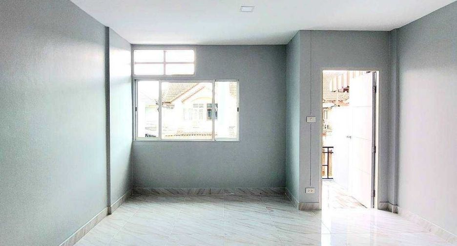 For sale 2 bedrooms townhouse in Khlong Sam Wa, Bangkok