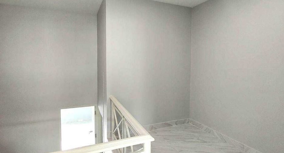 For sale 2 bedrooms townhouse in Khlong Sam Wa, Bangkok