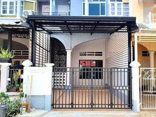 For sale 2 bedrooms townhouse in Khlong Sam Wa, Bangkok