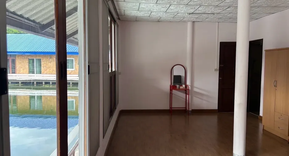 For sale 8 bedrooms house in Mueang Lop Buri, Lopburi