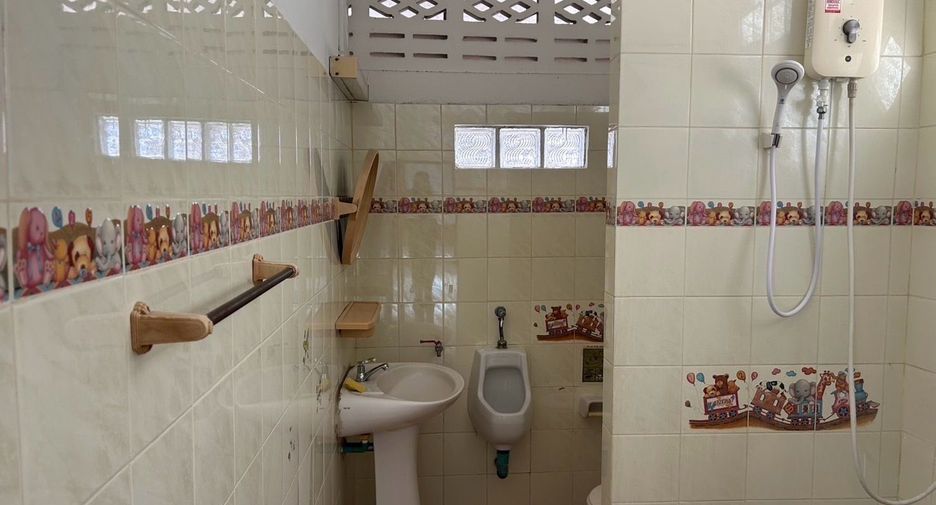 出售 8 卧室 独立屋 在 Mueang Lop Buri, Lop Buri