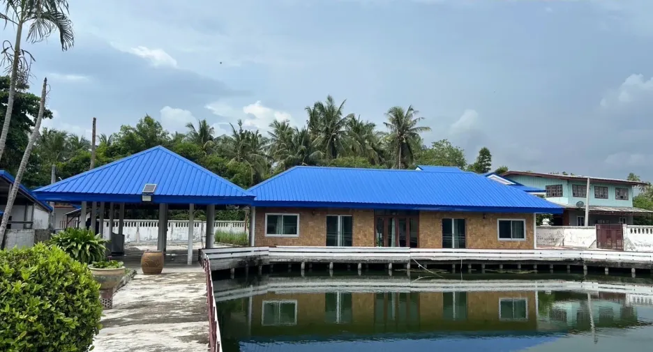 For sale 8 bedrooms house in Mueang Lop Buri, Lopburi