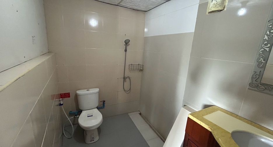 出售 8 卧室 独立屋 在 Mueang Lop Buri, Lop Buri