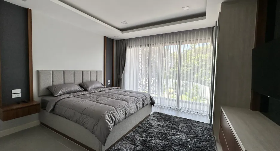 For sale 5 bedrooms villa in Bang Lamung, Chonburi