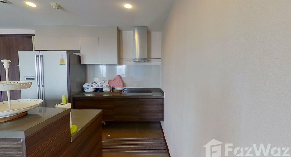 À vendre et à louer 3 chambres condo à Khlong San, Bangkok