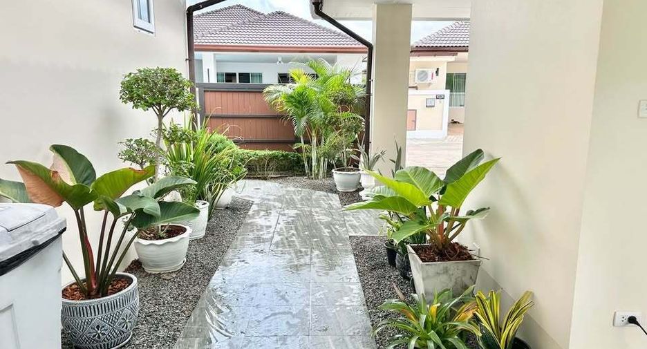 For sale and for rent 6 bedrooms villa in Bang Lamung, Chonburi