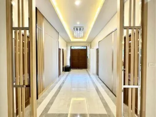 Villa zum Kauf und zur Miete mit 6 Zimmer in Bang Lamung, Chonburi