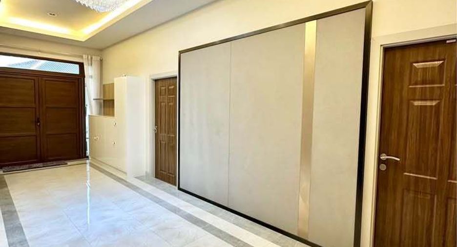 À vendre et à louer 6 chambres villa à Bang Lamung, Chonburi