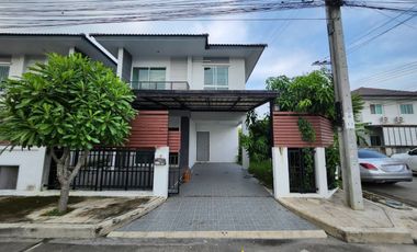 Reihenhaus zum Kauf mit 3 Zimmer in Nong Chok, Bangkok