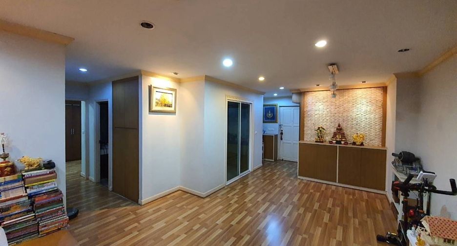 For sale 2 bedrooms condo in Watthana, Bangkok