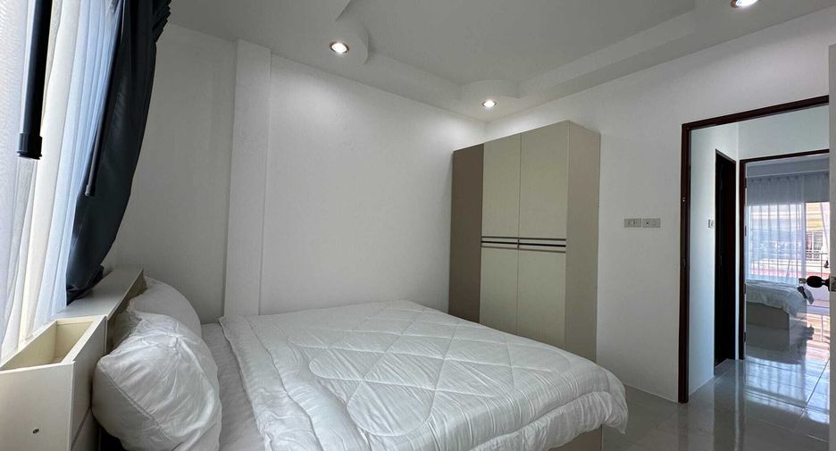For sale 2 ベッドルーム townhouse in Bang Lamung, Chonburi