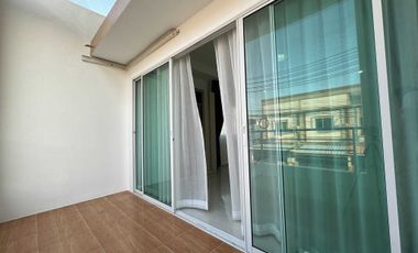 For sale 2 ベッドルーム townhouse in Bang Lamung, Chonburi
