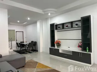 For sale 2 ベッドルーム townhouse in Bang Lamung, Chonburi