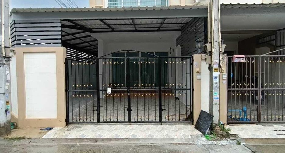 For sale 2 ベッドルーム townhouse in Bang Lamung, Chonburi