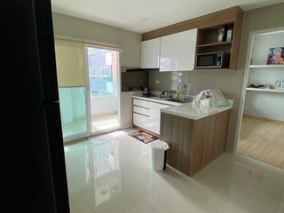 Condo en venta de 2 habitaciones en Si Racha, Chonburi