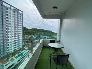 Condo en venta de 2 habitaciones en Si Racha, Chonburi