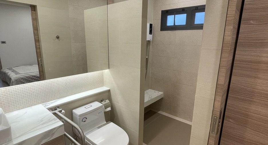 Haus zum Kauf mit 4 Zimmer in Bang Lamung, Chonburi