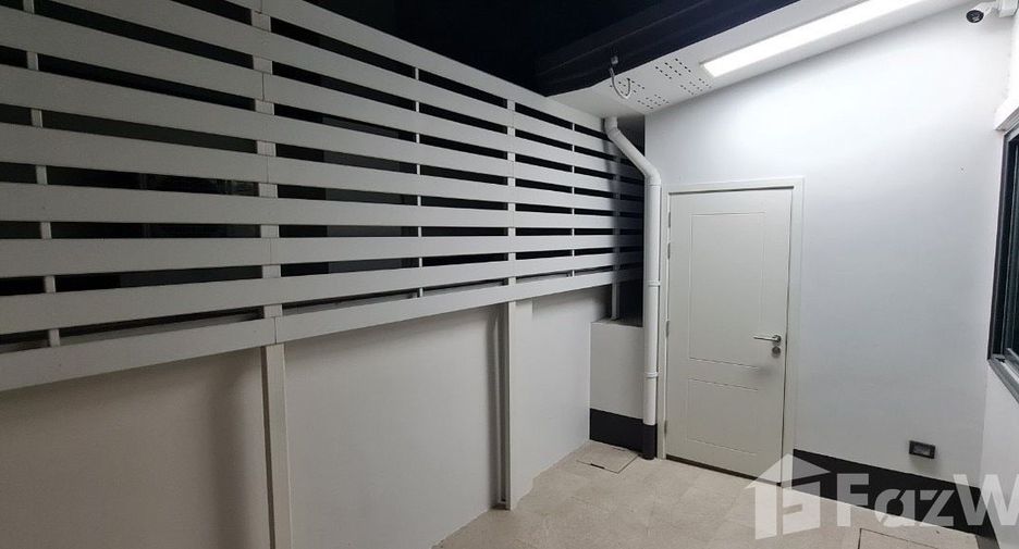 Haus zum Kauf mit 4 Zimmer in Bang Lamung, Chonburi