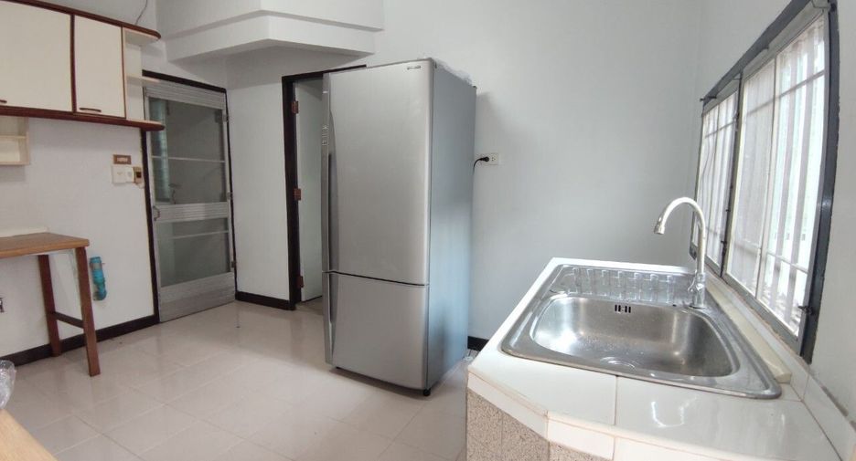 For sale 3 bedrooms house in Lak Si, Bangkok