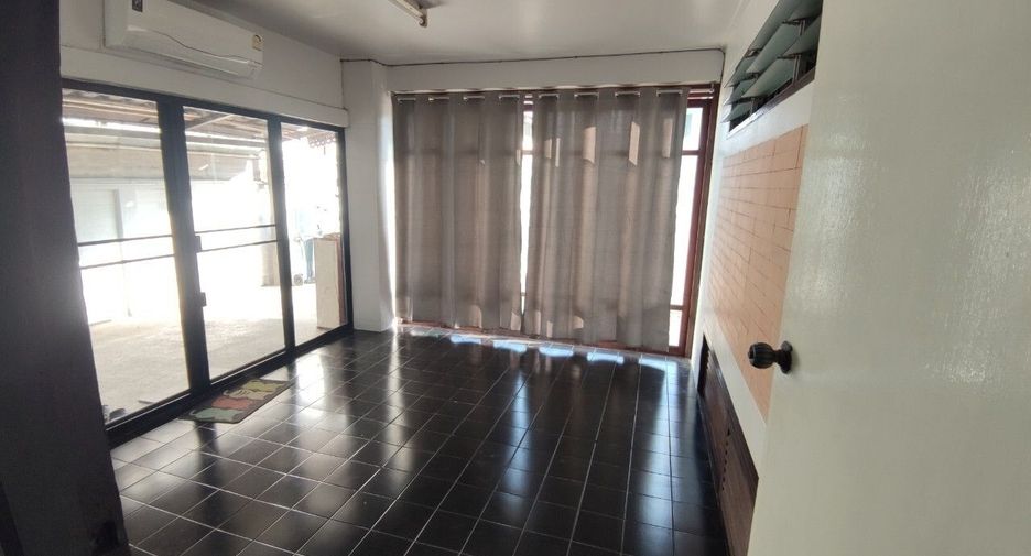 For sale 3 bedrooms house in Lak Si, Bangkok