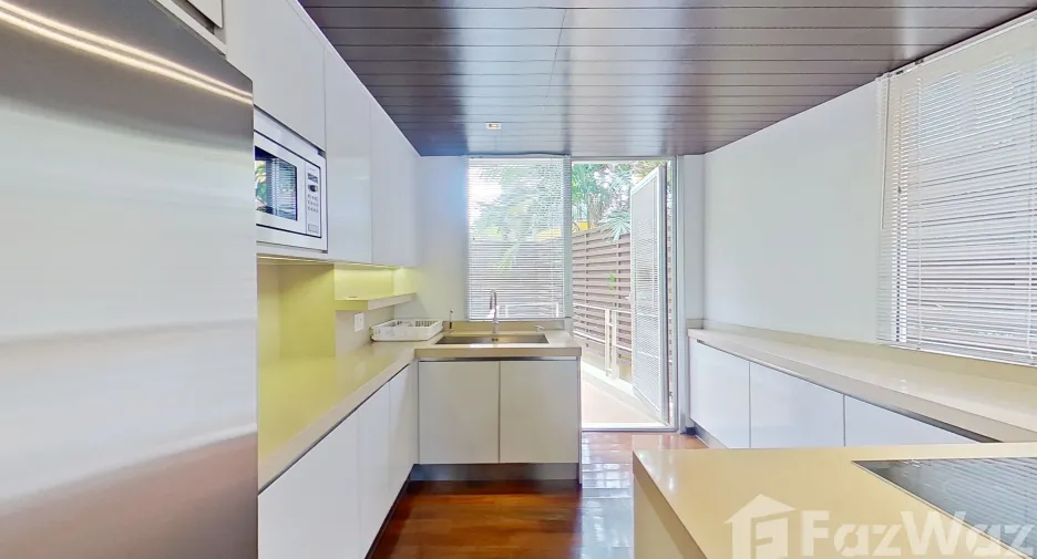 For sale 4 ベッドルーム townhouse in Yan Nawa, Bangkok