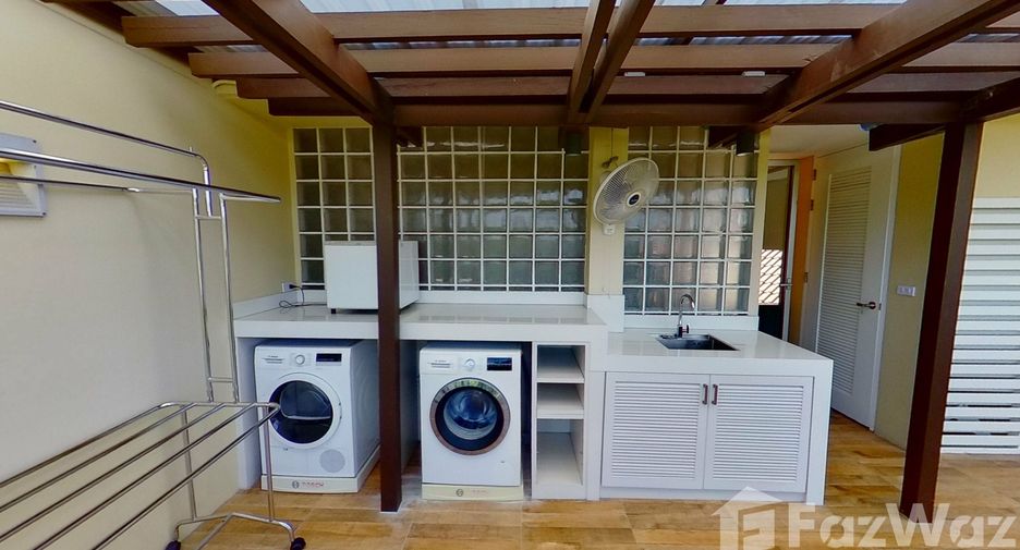 Casa adosada en venta de 4 habitaciones en Yan Nawa, Bangkok