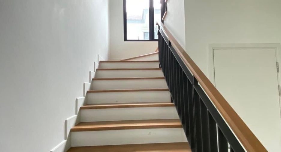 For sale 4 ベッドルーム house in Bang Khun Thian, Bangkok