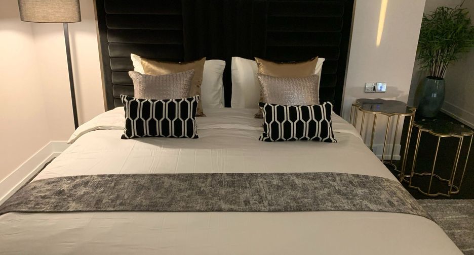 For sale 2 ベッドルーム condo in Sathon, Bangkok