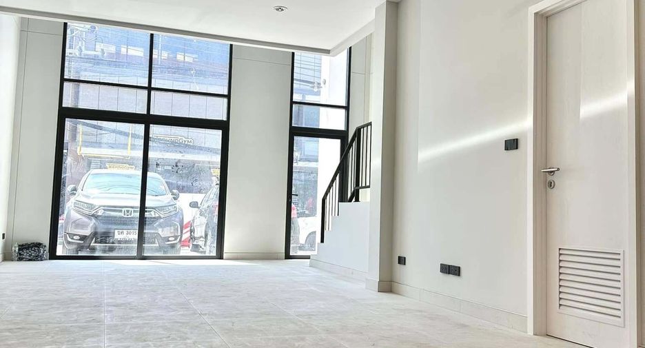 For rent 4 bedrooms retail Space in Thalang, Phuket