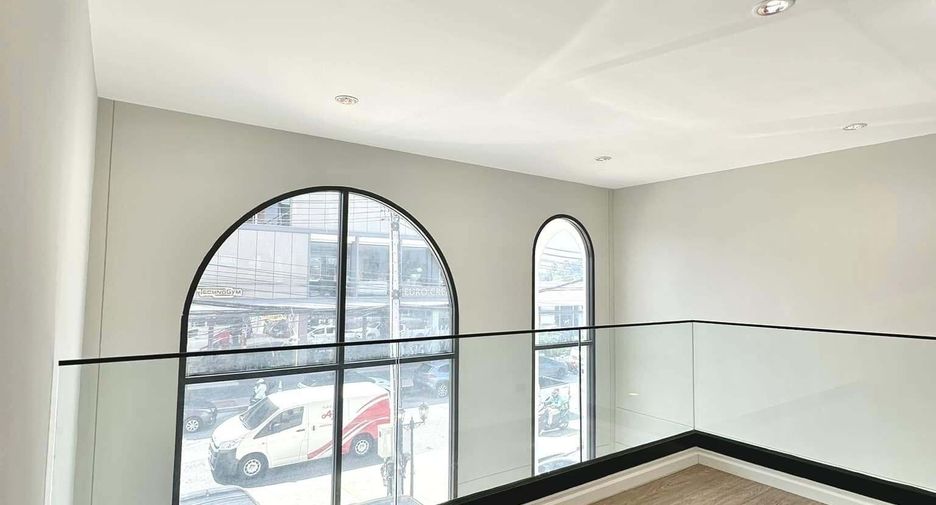 For rent 4 bedrooms retail Space in Thalang, Phuket
