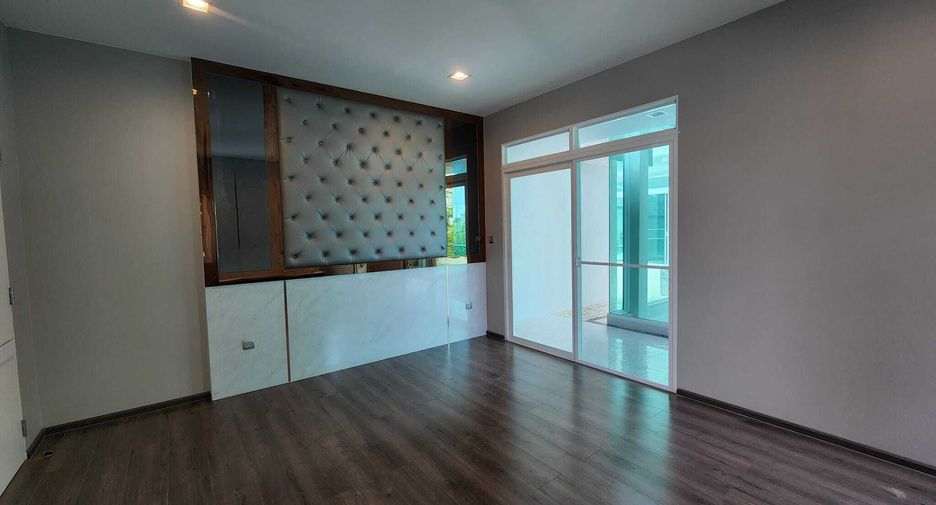 For sale 4 bedrooms house in Prawet, Bangkok
