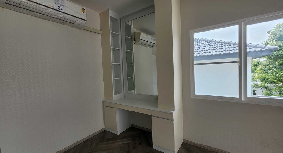 For sale 4 bedrooms house in Prawet, Bangkok