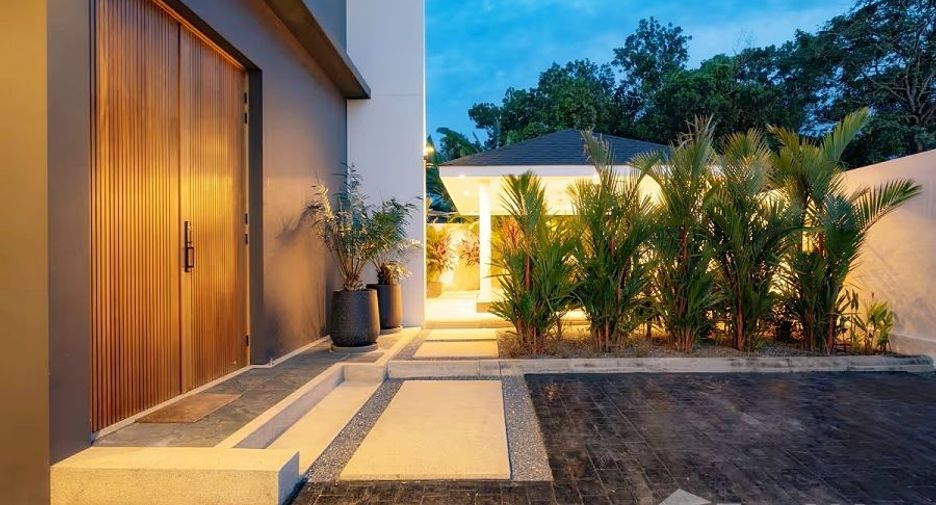 For sale 4 bedrooms villa in Thalang, Phuket