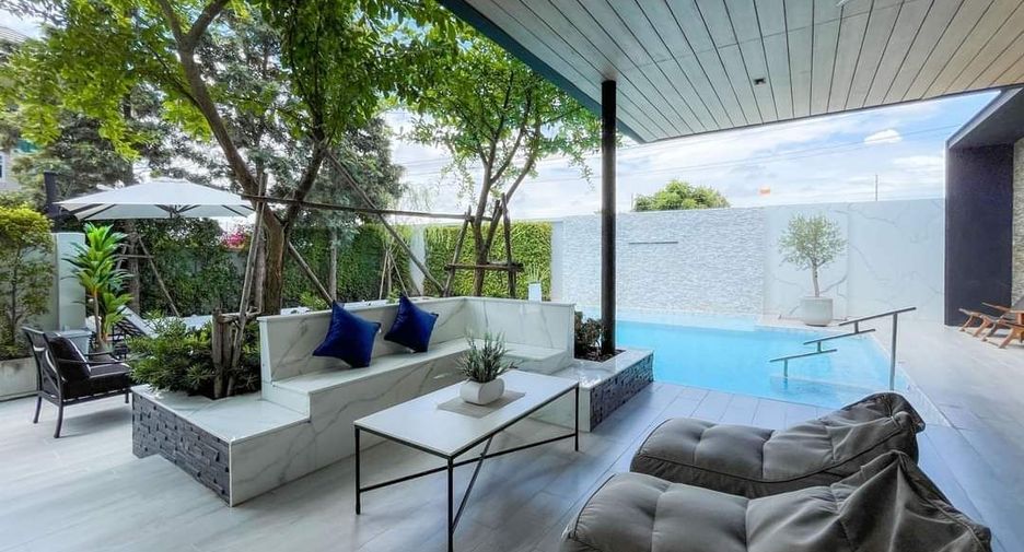 For sale 4 bedrooms villa in Bang Lamung, Chonburi