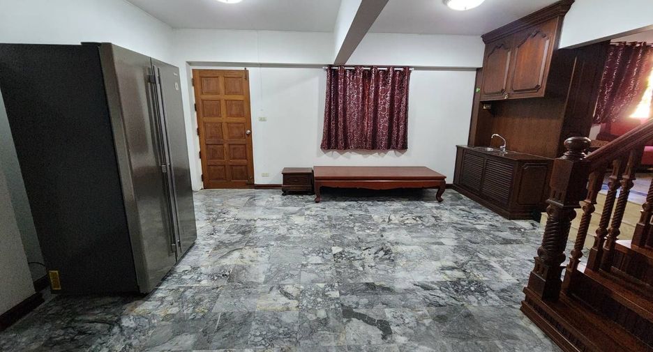 For rent 4 ベッドルーム villa in Bang Lamung, Chonburi