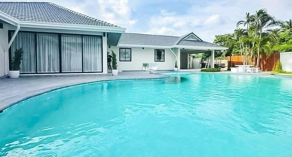 Villa zum Kauf und zur Miete mit 3 Zimmer in Bang Lamung, Chonburi