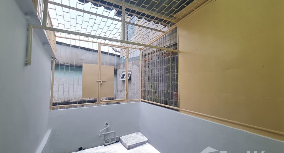 For sale 3 bedrooms retail Space in Ratchathewi, Bangkok