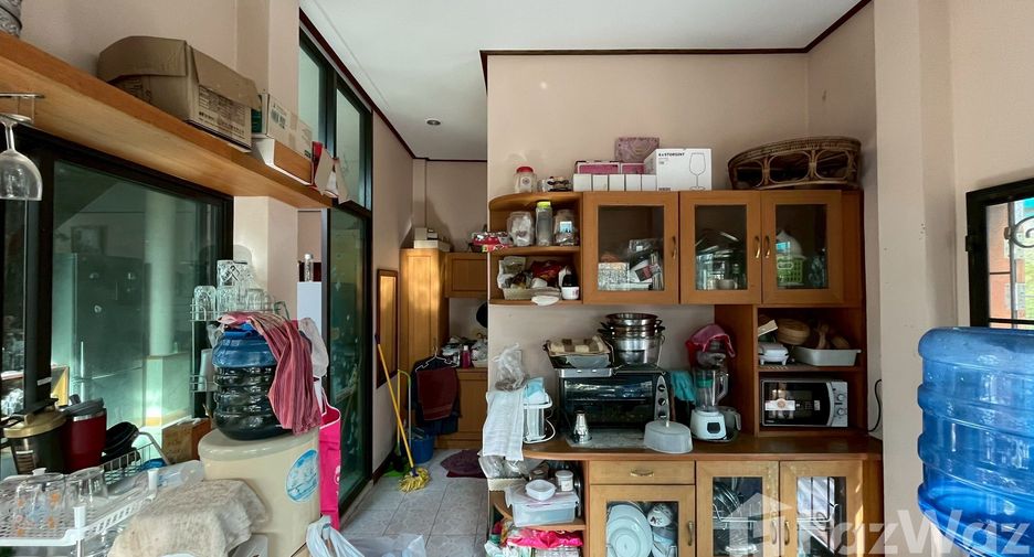 Casa en venta y en alquiler de 4 habitaciones en Mueang Nakhon Nayok, Nakhon Nayok