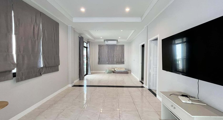 For rent 4 bedrooms villa in Huay Yai, Pattaya